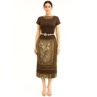 سوت نسائي قطعتين (توب + تنورة ميدي) Women’s Two-Piece Suit (Top + Midi Skirt) سوت نسائي قطعتين (توب + تنورة ميدي) Women’s Two-Piece Suit (Top + Midi Skirt)