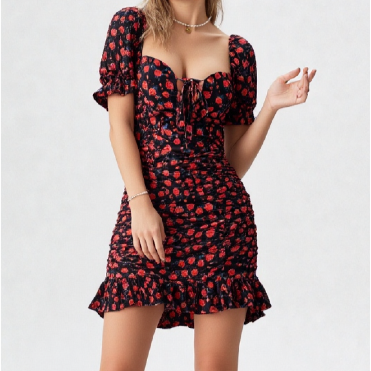 فستان قصير نسائي أسود مزهر بالورود الحمراء Women’s Black Mini Dress with Red Floral Print – Code 092 فستان قصير نسائي أسود مزهر بالورود الحمراء Women’s Black Mini Dress with Red Floral Print – Code 092