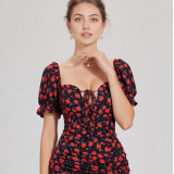 فستان قصير نسائي أسود مزهر بالورود الحمراء Women’s Black Mini Dress with Red Floral Print – Code 092 فستان قصير نسائي أسود مزهر بالورود الحمراء Women’s Black Mini Dress with Red Floral Print – Code 092