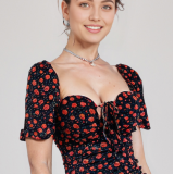 فستان قصير نسائي أسود مزهر بالورود الحمراء Women’s Black Mini Dress with Red Floral Print – Code 092 فستان قصير نسائي أسود مزهر بالورود الحمراء Women’s Black Mini Dress with Red Floral Print – Code 092