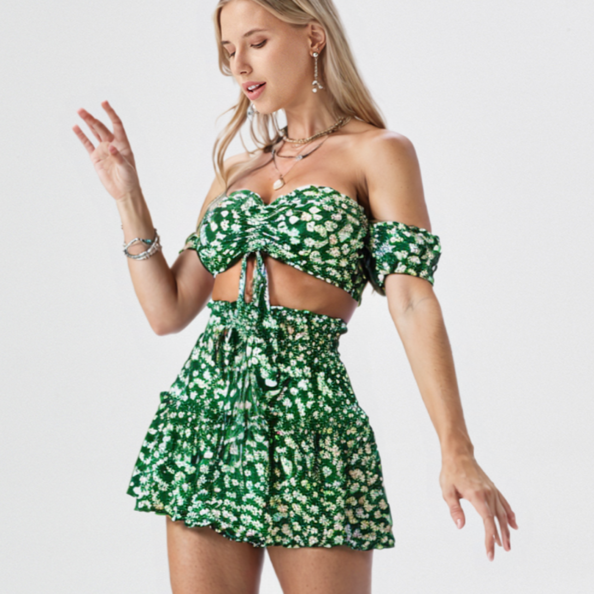 طقم صيفي نسائي بكتف مكشوف وتنورة قصيرة مزهرة Women’s Summer Floral Off-Shoulder Set (Crop Top & Skirt) طقم صيفي نسائي بكتف مكشوف وتنورة قصيرة مزهرة Women’s Summer Floral Off-Shoulder Set (Crop Top & Skirt)